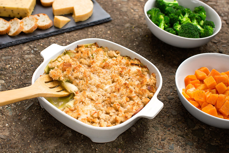 CHEESE AND LEEK DISH WITH A CRUNCHY CRUMBLE TOP